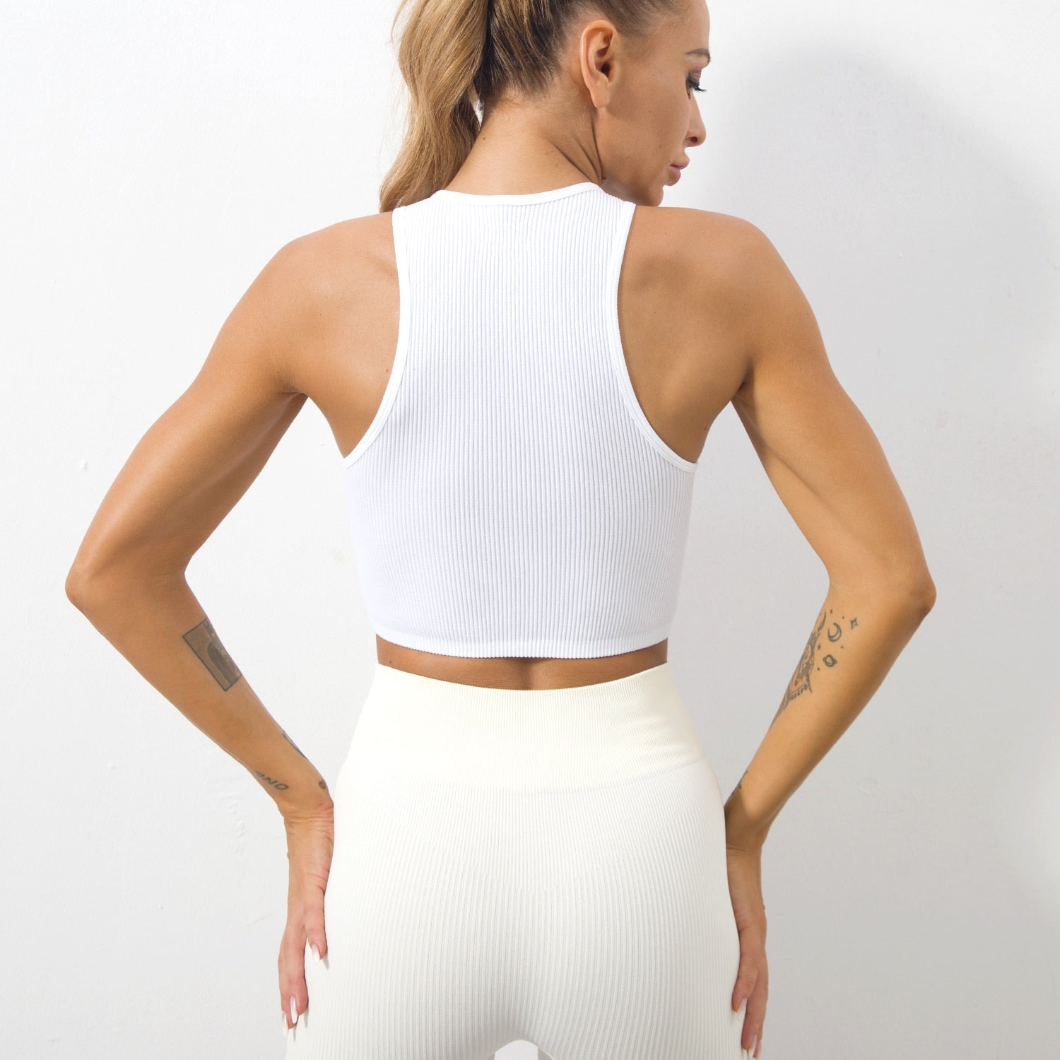 SALSPOR Sleeveless Yoga Short Shirts Running Sports Gym Women Tops Fitness Running Moisture Breathable Seamless Knitted Vest